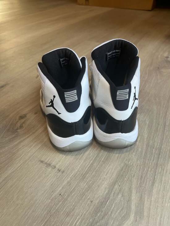 Jordan 11 retro (gs) Air Jordan 4 Like new Y5.5 - Picture 2 of 13